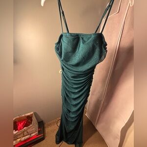 GORGEOUS Sparkling Green Prom Dress (size
 3-4).